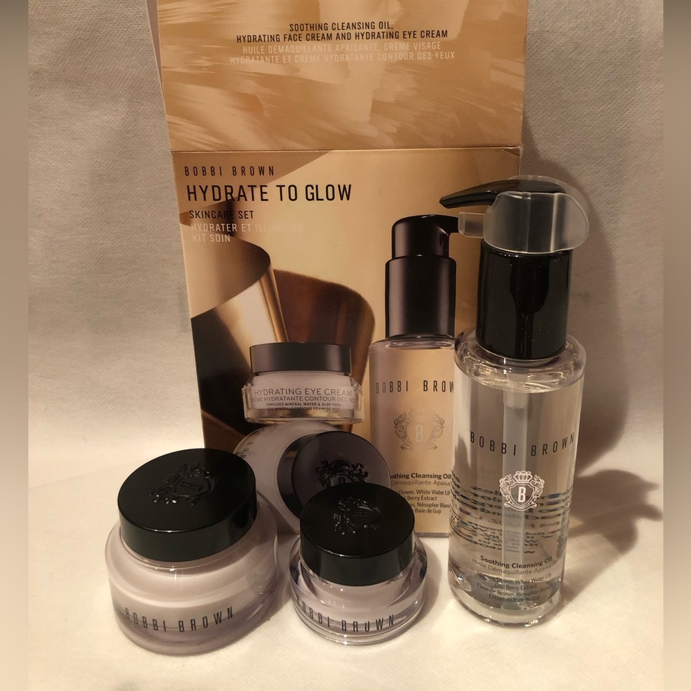 NWT in box Bobbi Brown 3 piece cleanse and moisture set ( $177 value)